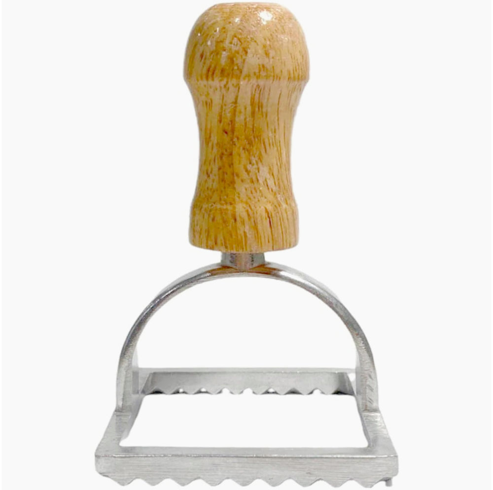 Stampo per ravioli in alluminio con manico in legno – Format: 7x7 cm e 3,5x3,5 cm