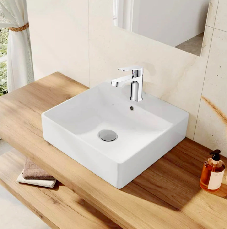 Rubinetto lavabo bagno modello Allure, quadrato cromato lucido - elegante e resistente