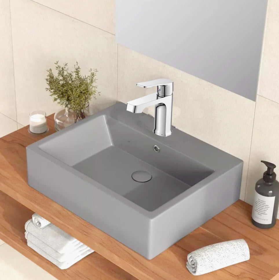 Rubinetto lavabo bagno modello Allure, quadrato cromato lucido - elegante e resistente