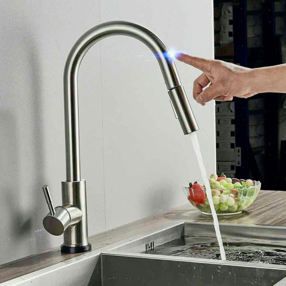 Rubinetto da cucina con comando touch, doccetta estensibile e 2 getti - pratico e di tendenza