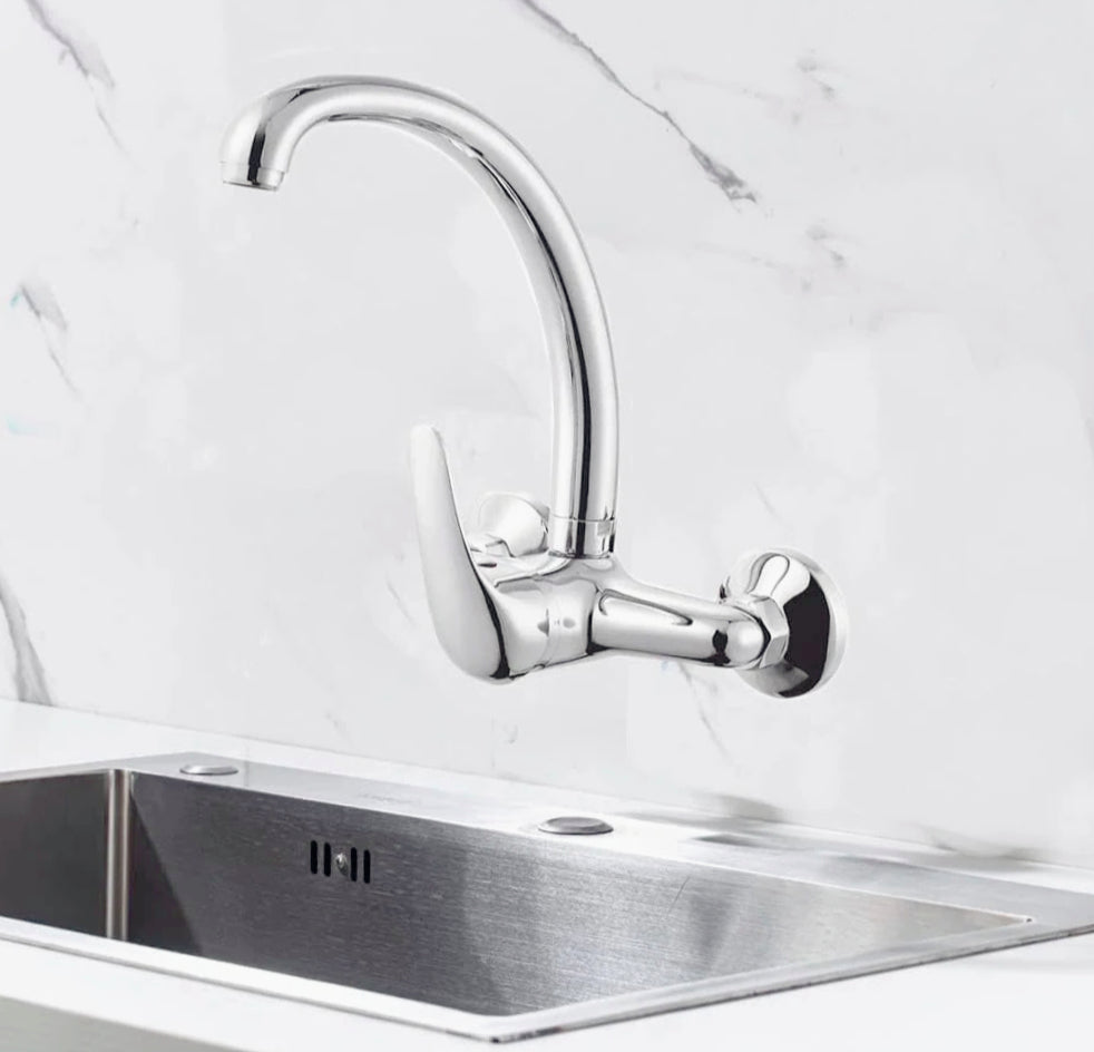Rubinetto per cucina a parete due fori in ottone cromato - design classico e funzionale