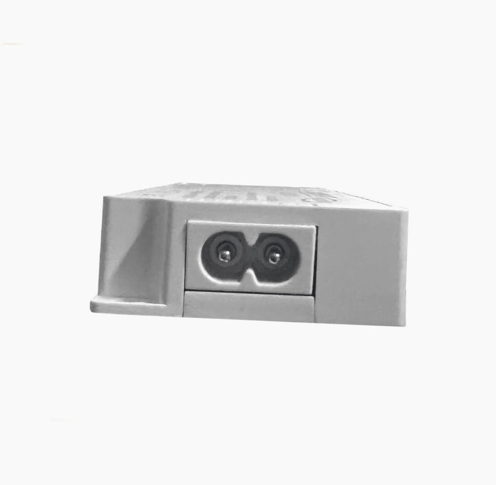 Alimentatore 230V → 12V 100W – 6 uscite / 3 ingressi - ambraled