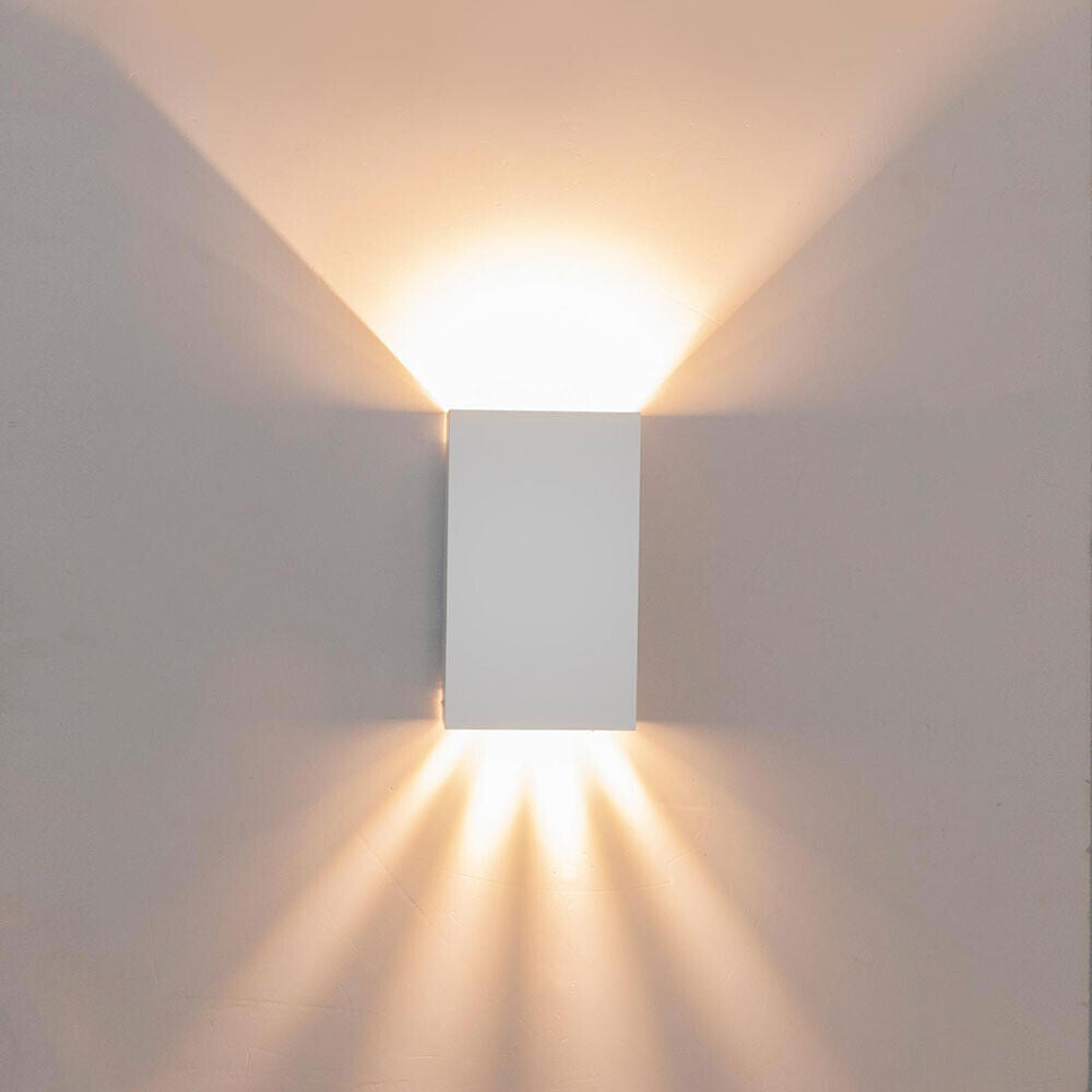 Applique LED esterna 10W doppio fascio di luce regolabile – Protezione IP65 - ambraled