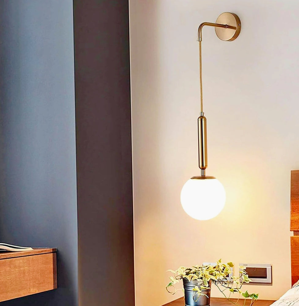 Applique a parete pendente in bronzo – Con sfera opaca, attacco G9 - ambraled