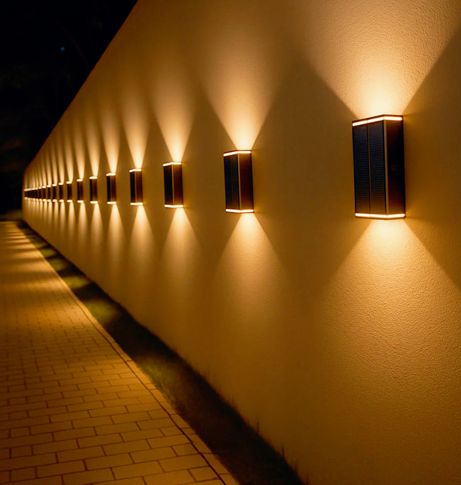 Applique solare 2W – Doppia emissione luce, tecnologia CCT regolabile, protezione IP54 - ambraled