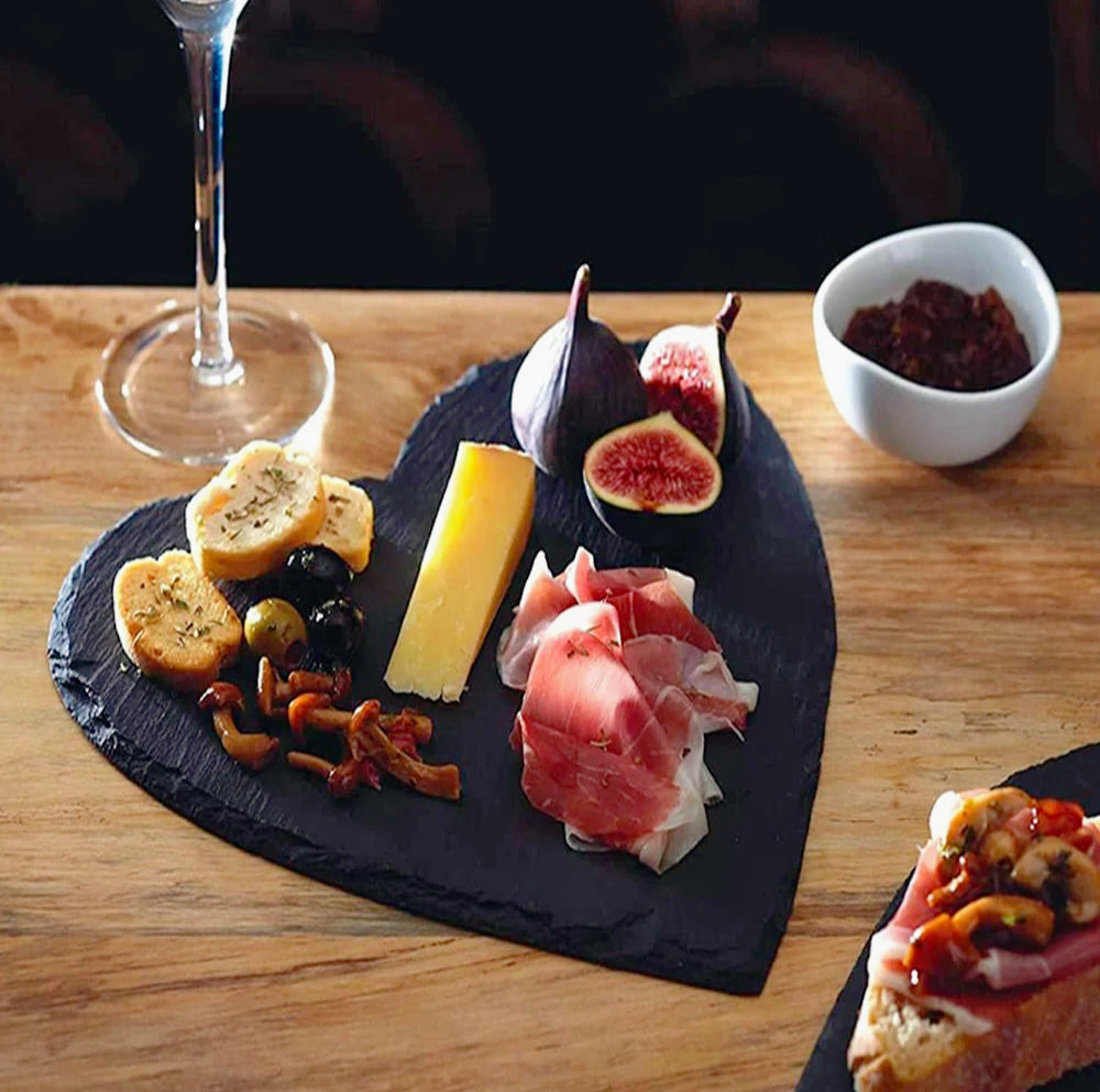 Vassoio da portata a cuore in ardesia – Piatto e minimal per aperitivi e antipasti