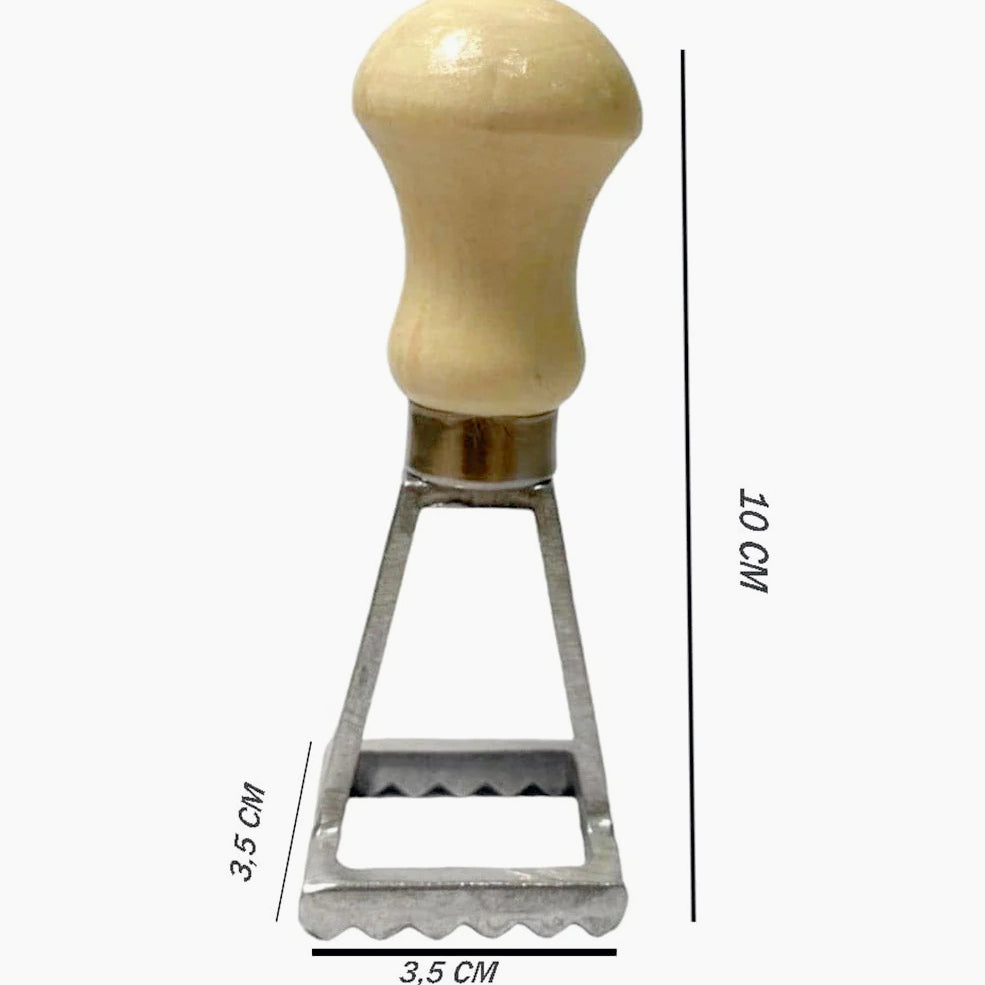 Stampo per ravioli in alluminio con manico in legno – Format: 7x7 cm e 3,5x3,5 cm