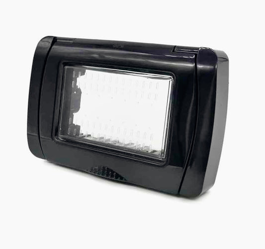 Placca idrobox IP55 4 posti con coperchio nero, compatibile Matix