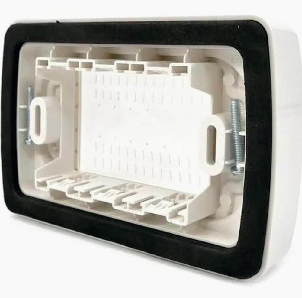 Placca idrobox IP55 bianca 4 posti, compatibile Living Light International