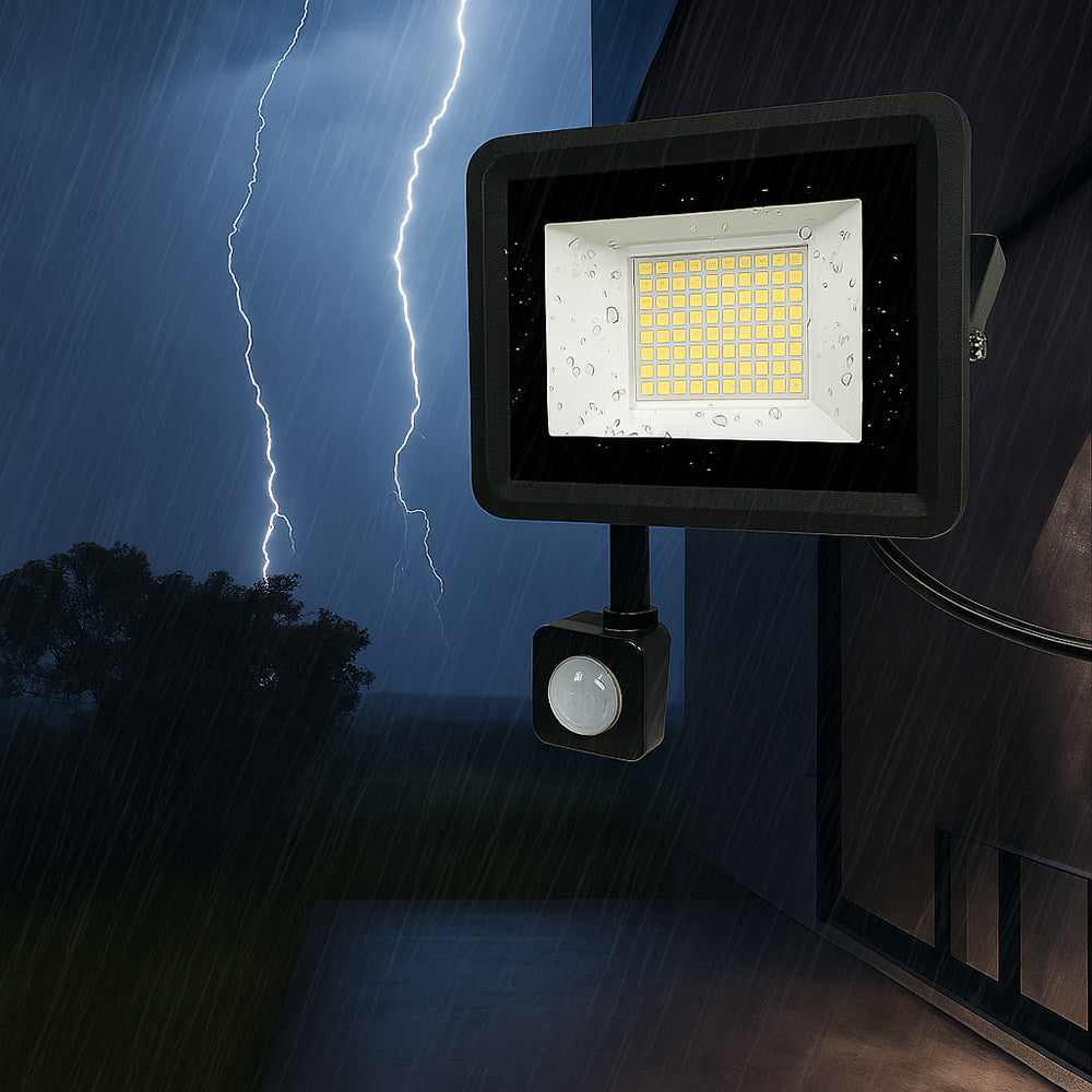 Faro 36 led 30 watt con sensore di passaggio luce bianca 6500k IP67 - ambraled