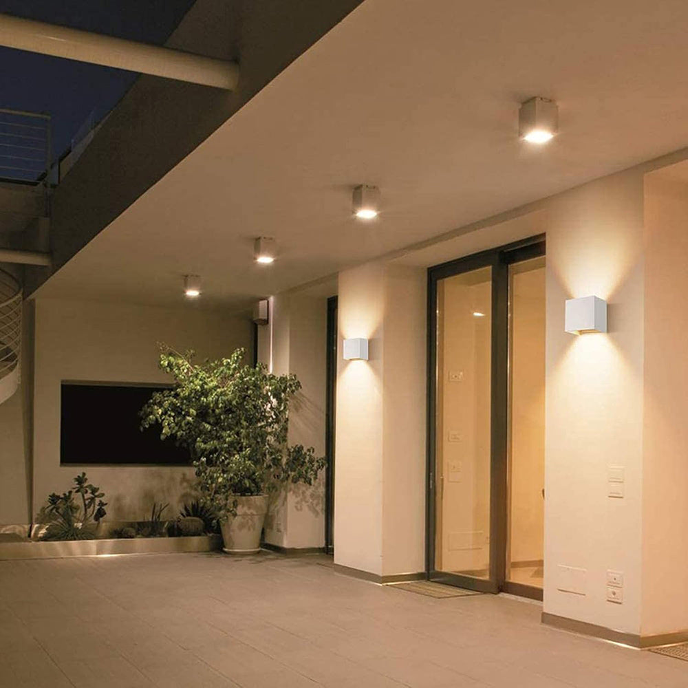 Applique a parete LED tecnologia CCT 12 W doppia emissione luce IP65 - ambraled