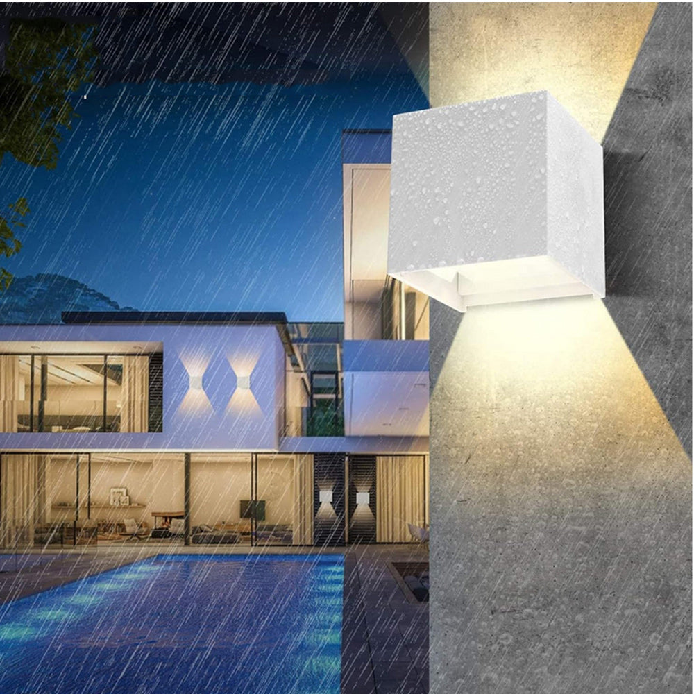 Applique a parete LED tecnologia CCT 12 W doppia emissione luce IP65 - ambraled