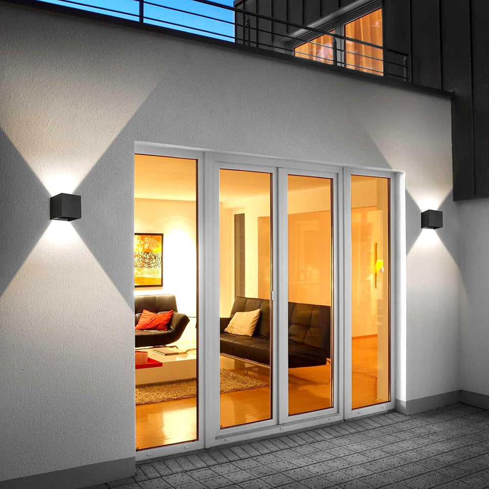Applique a parete LED tecnologia CCT 12 W doppia emissione luce IP65 - ambraled