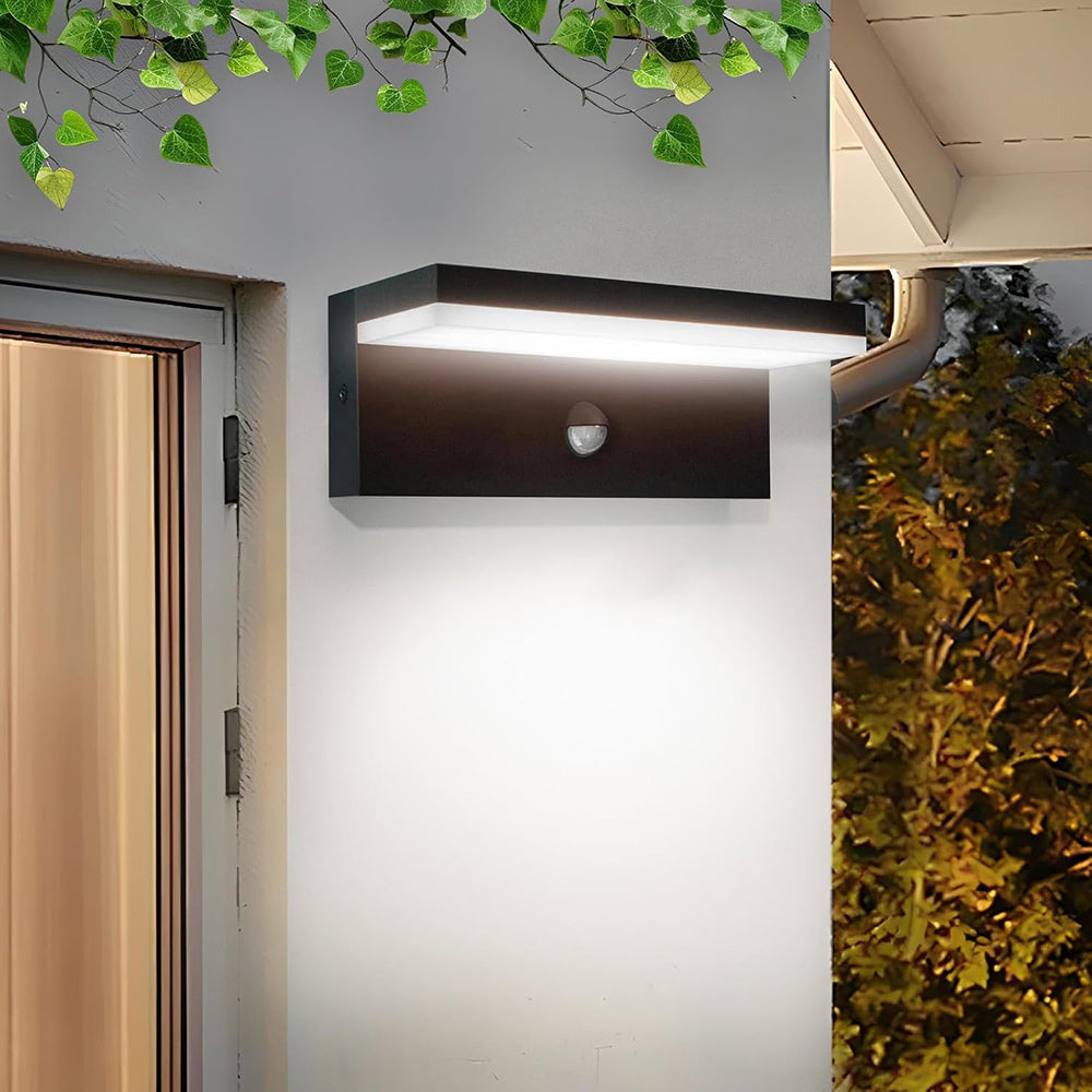 Applique per esterno 10 watt con sensore PIR di movimento IP54
