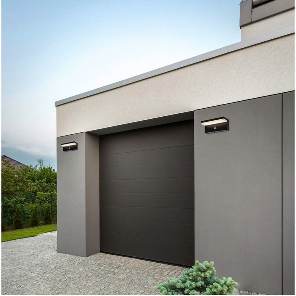 Applique per esterno 10 watt con sensore PIR di movimento IP54