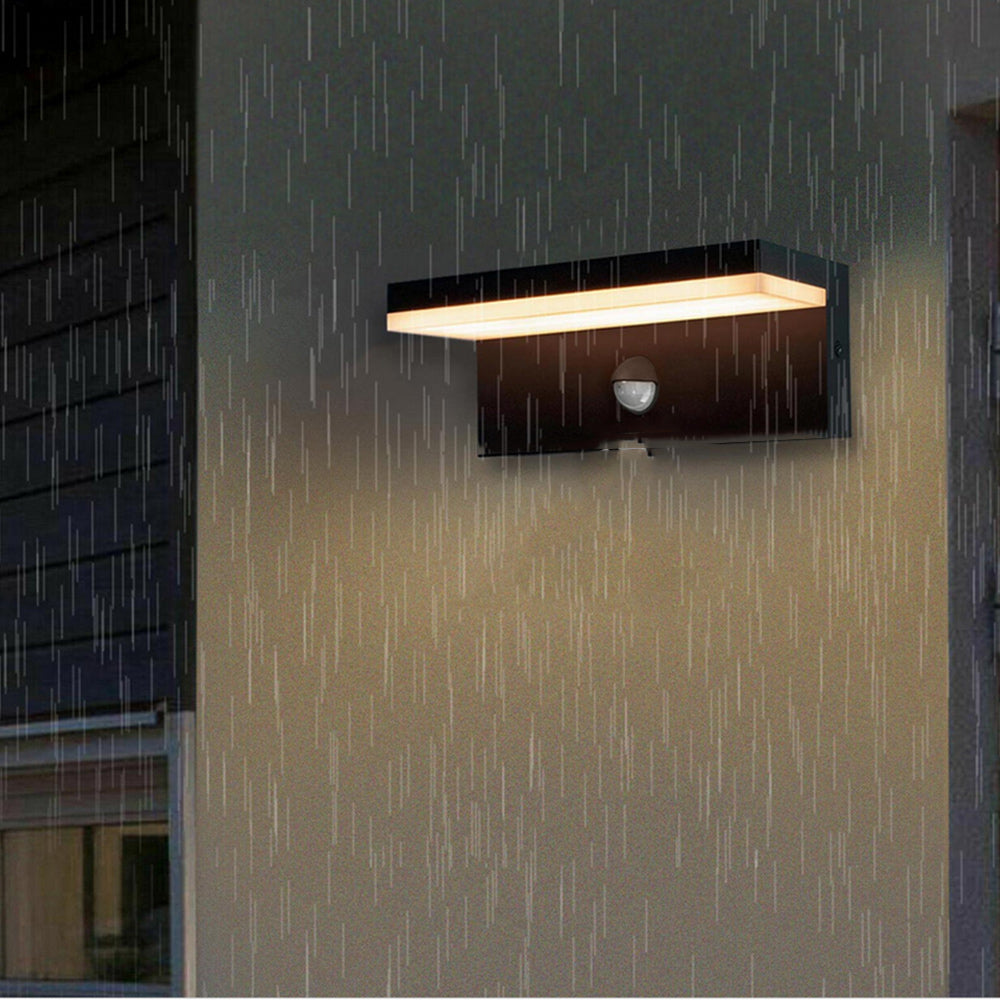 Applique per esterno 10 watt con sensore PIR di movimento IP54