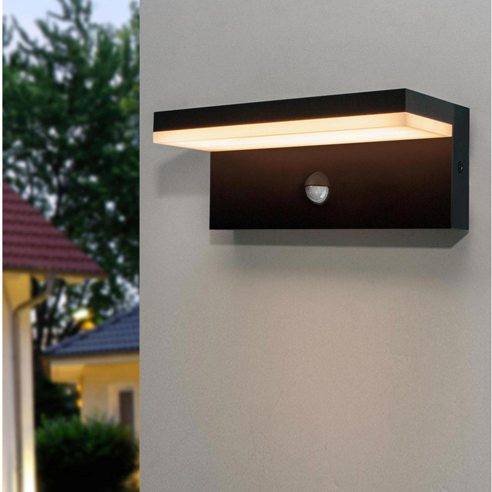 Applique per esterno 10 watt con sensore PIR di movimento IP54