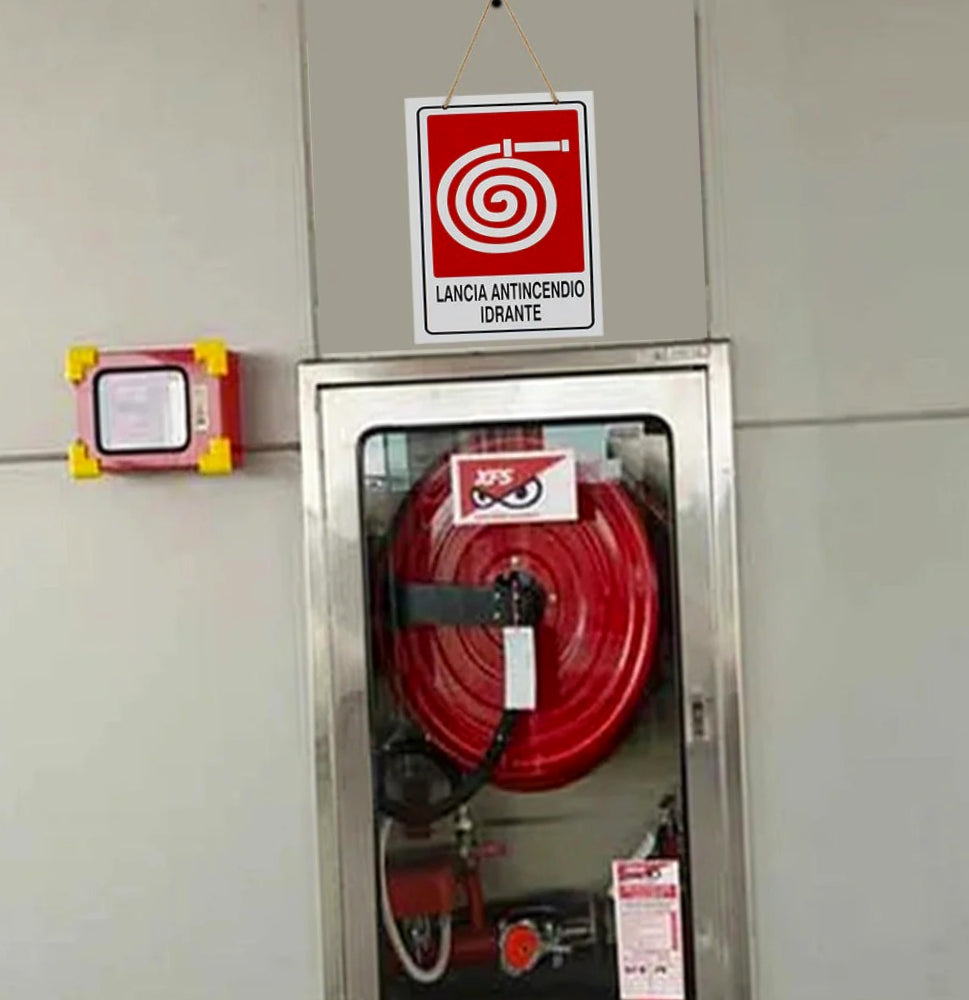 Cartello "Lancia Antincendio" legno 20x30cm con corda - ambraled