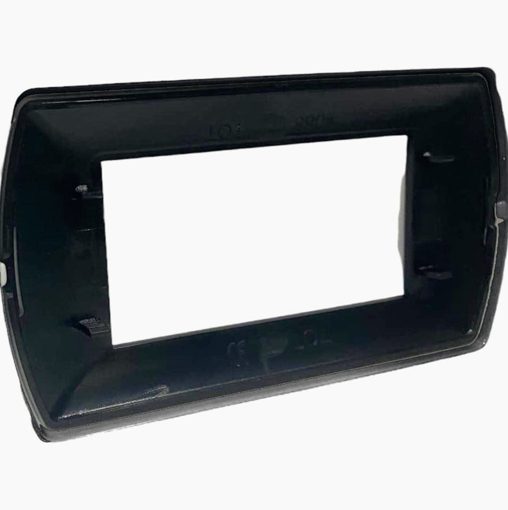 Placchetta Nera 3-7 Posti – Compatibile con Living International Cassetta 503