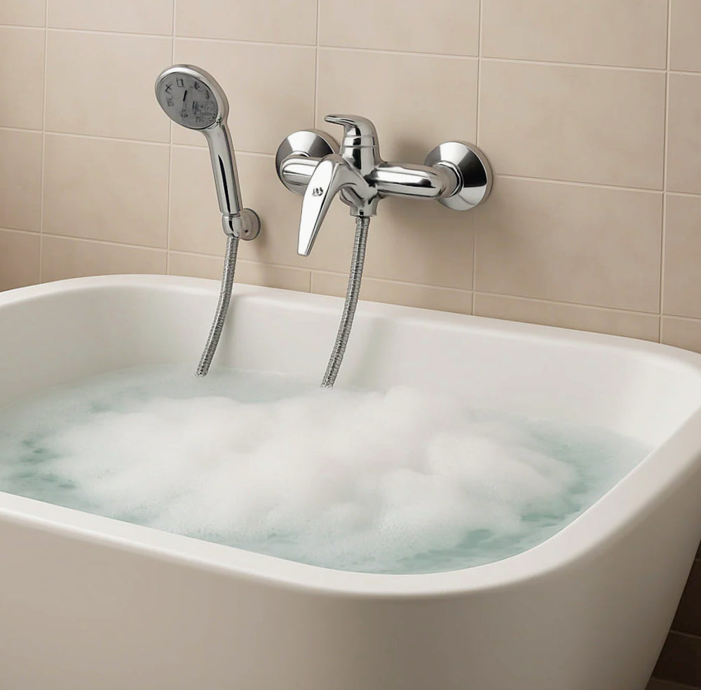 Rubinetto per vasca da bagno modello Bari, attacco ½” da parete - design classico e resistente