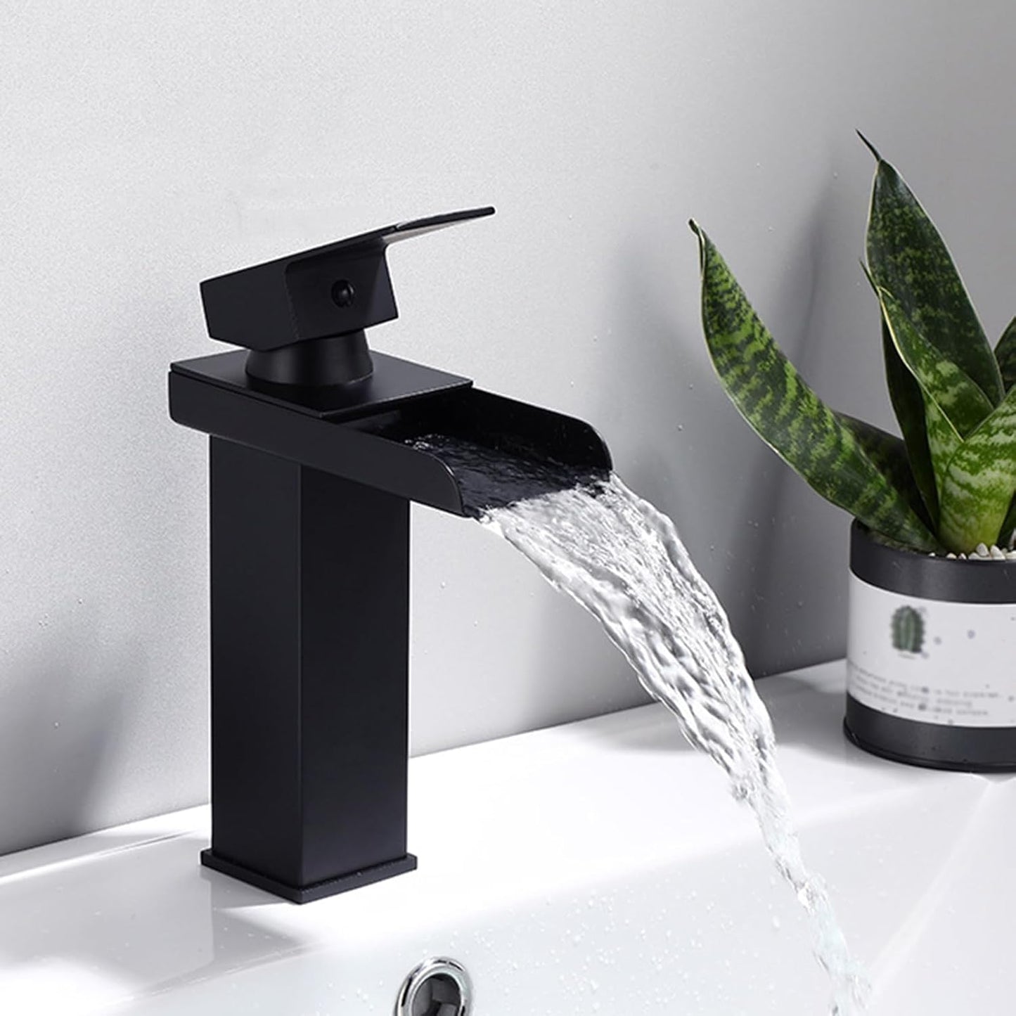 Miscelatore lavabo nero – canna alta/bassa modello Cascata - ambraled