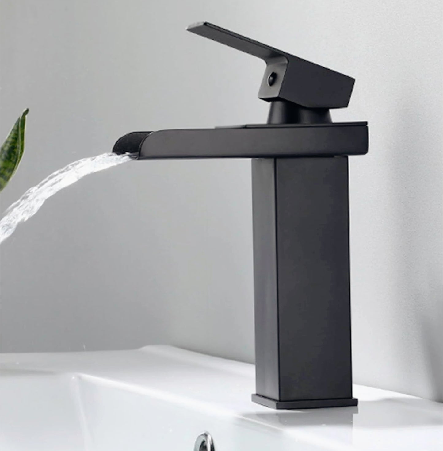 Miscelatore lavabo nero – canna alta/bassa modello Cascata - ambraled