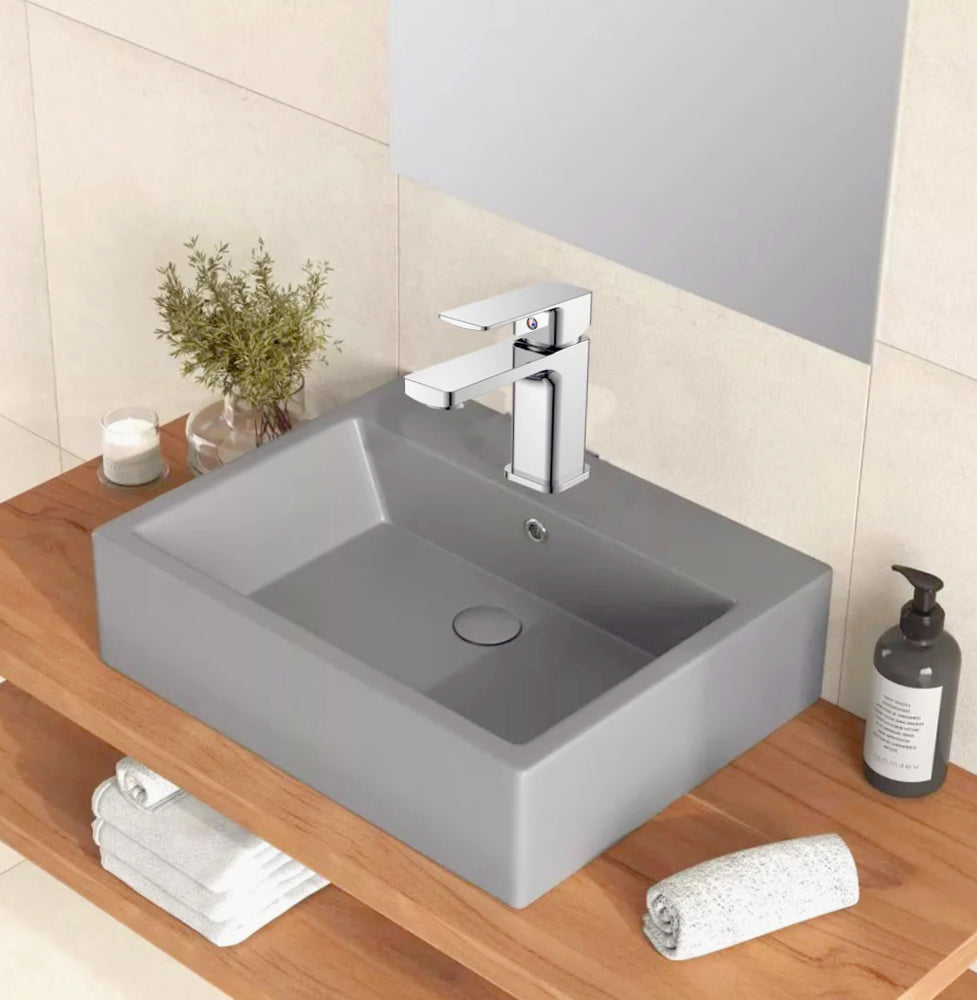 Rubinetto lavandino bagno modello Shape, ottone cromato lucido - elegante e resistente