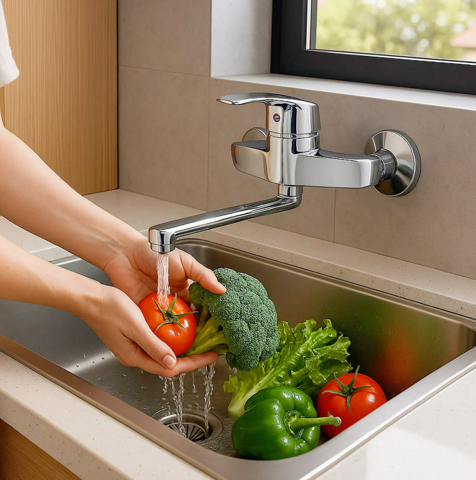 Rubinetto per cucina a parete miscelatore a canna lunga orientabile - design moderno