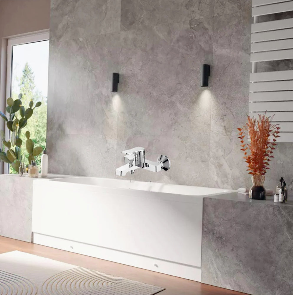 Rubinetto per vasca da bagno quadrato cromato lucido, modello Allure