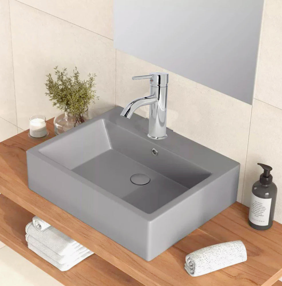 Rubinetto miscelatore per lavabo bagno modello Pisa, canna bassa - elegante e funzionale