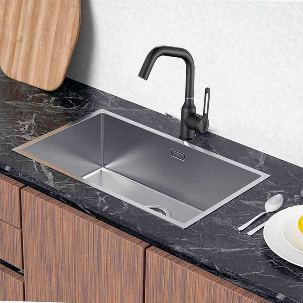 Rubinetto per cucina a canna bassa, acciaio lucido e nero - design minimalista e raffinato