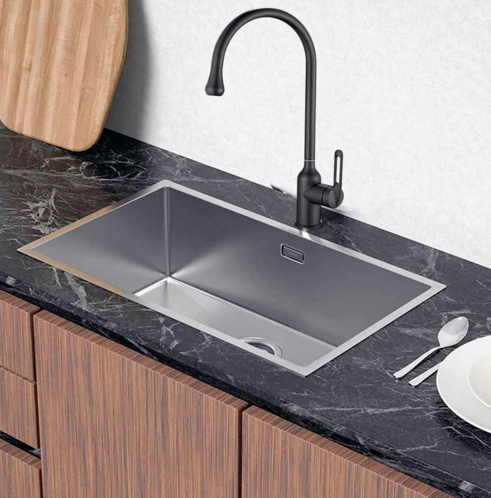 Rubinetto per lavandino da cucina a canna alta, finitura acciaio lucido o nero - design minimalista