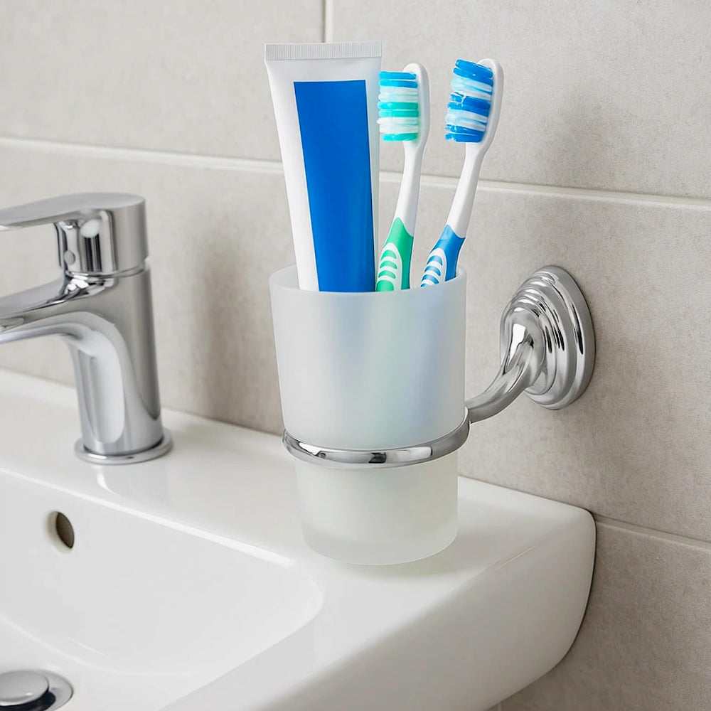 Set di 6 accessori bagno in acciaio cromato e vetro satinato opaco - ambraled