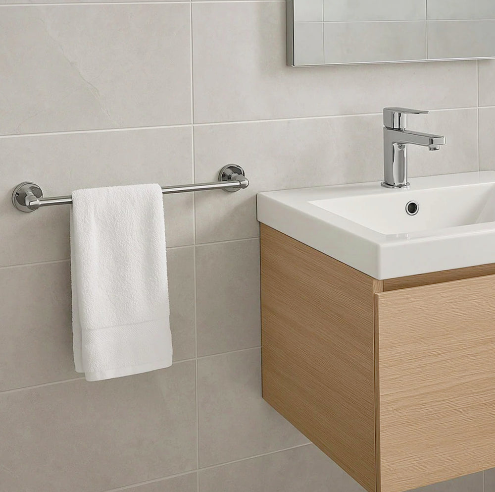 Set accessori bagno 6 pezzi in acciaio cromato e vetro satinato - ambraled