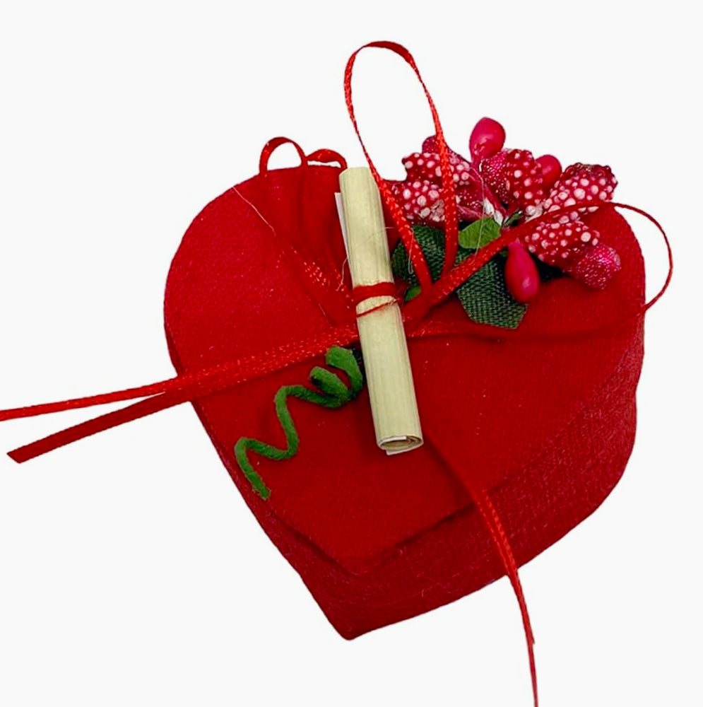 Set 12 bomboniere per laurea a forma di cuore in tessuto, con scatola portaconfetti - ambraled