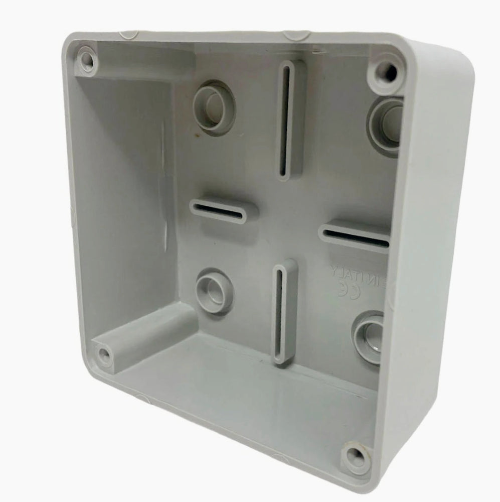 Scatola di derivazione quadrata 100x100x50 mm con coperchio IP56 viti pareti lisce - ambraled