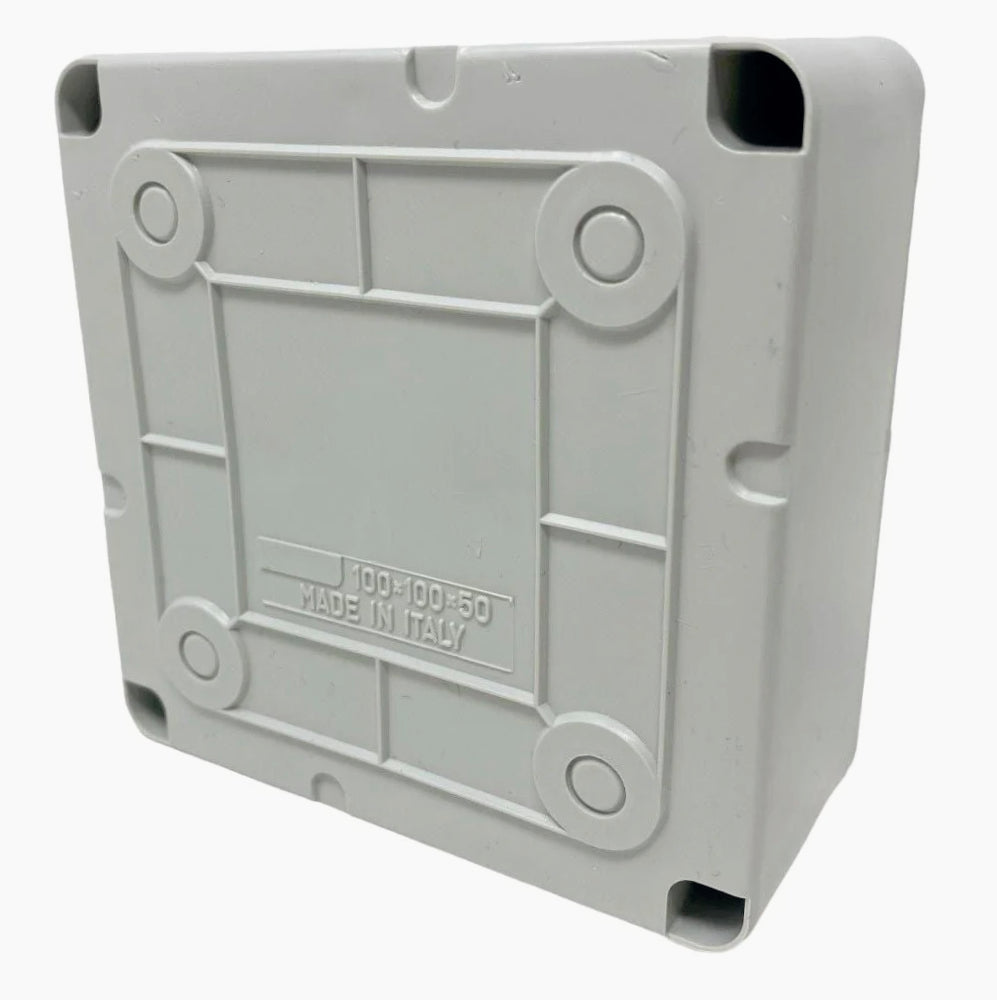 Scatola di derivazione quadrata 100x100x50 mm con coperchio IP56 viti pareti lisce - ambraled
