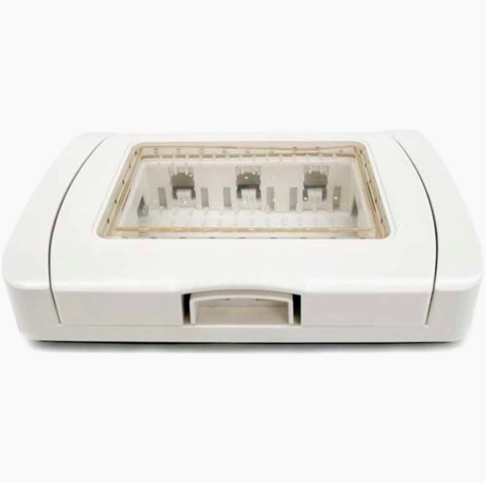 Placca idrobox IP55 3 posti con coperchio bianco, compatibile Matix