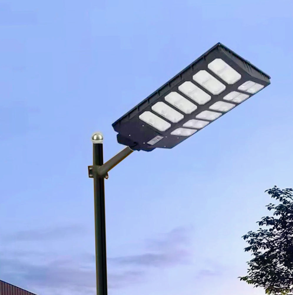 Lampione solare 2000W – Stradale crepuscolare IP66 - ambraled