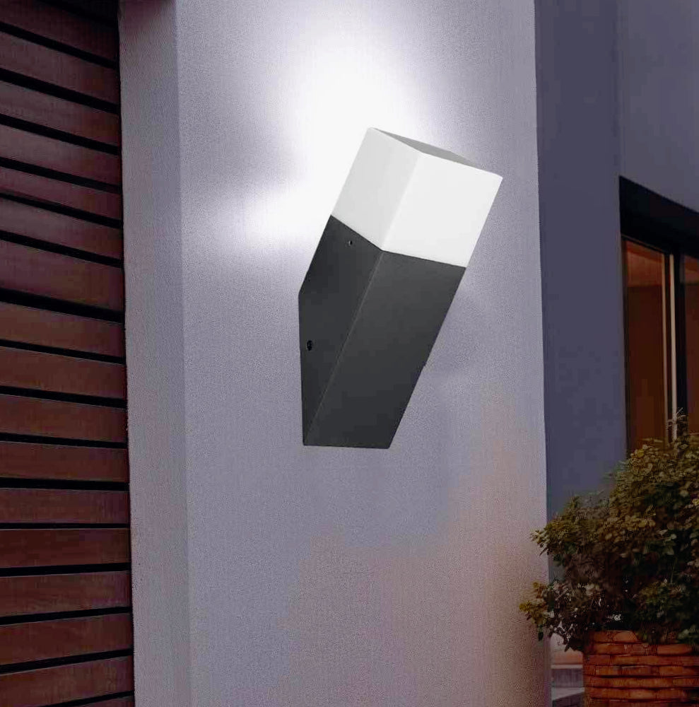Applique a muro obliqua per esterni – Attacco E27, per balcone e terrazzo, protezione IP44 - ambraled