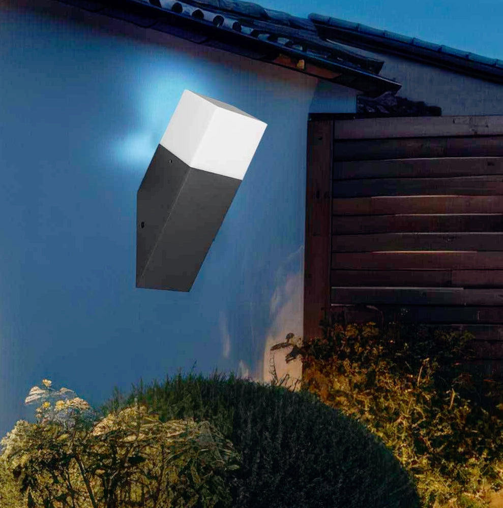 Applique a muro obliqua per esterni – Attacco E27, per balcone e terrazzo, protezione IP44 - ambraled