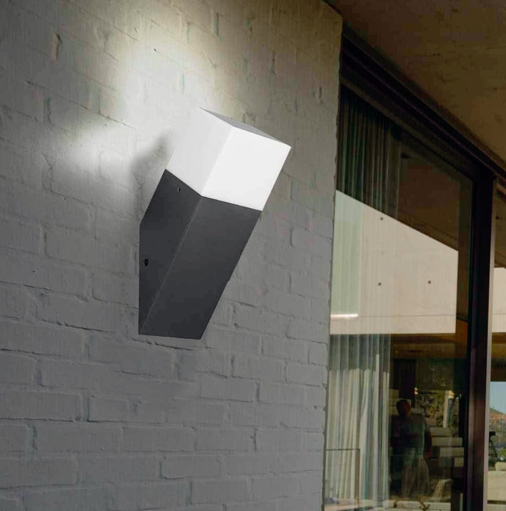 Applique a muro obliqua per esterni – Attacco E27, per balcone e terrazzo, protezione IP44 - ambraled
