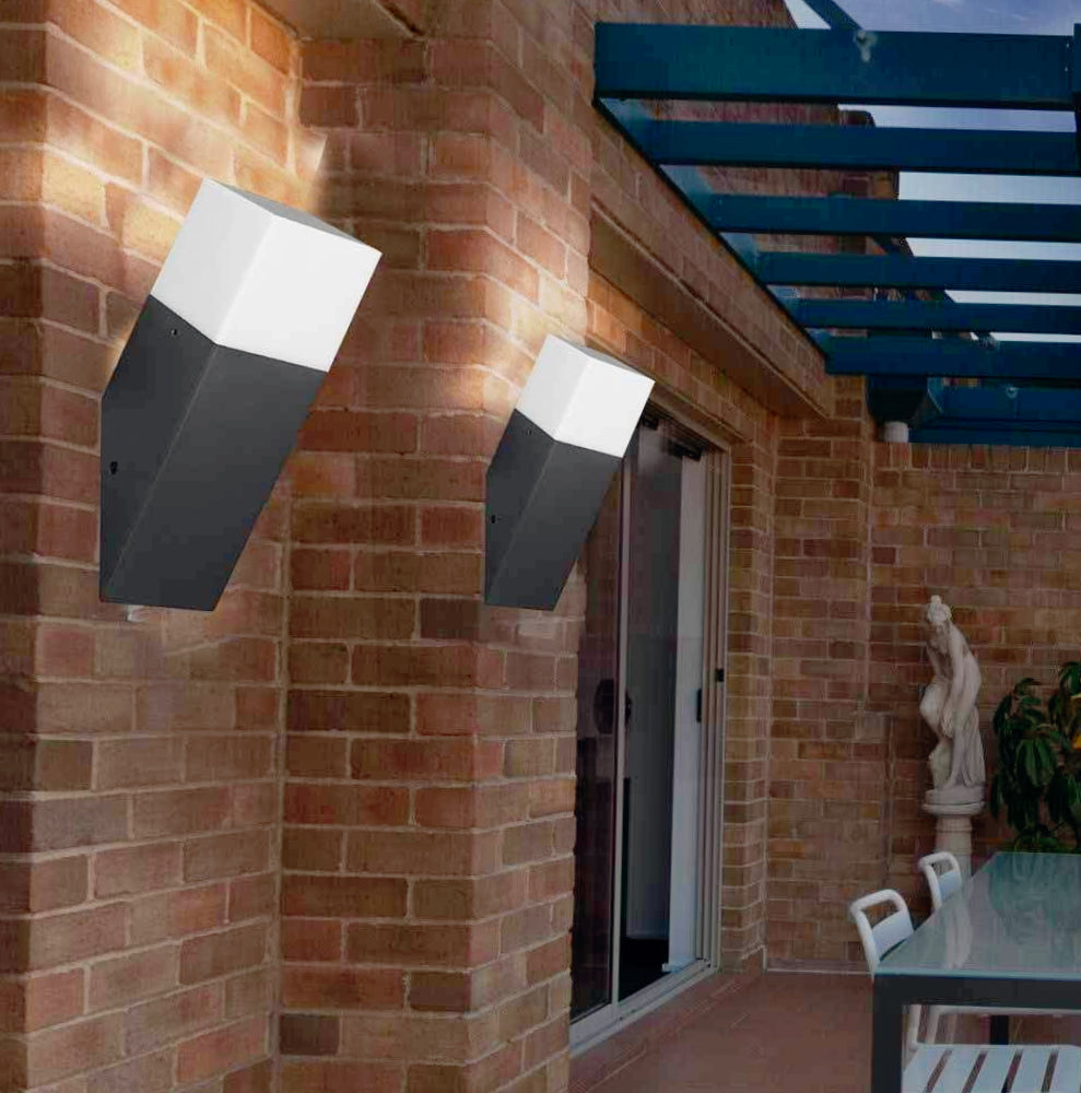 Applique a muro obliqua per esterni – Attacco E27, per balcone e terrazzo, protezione IP44 - ambraled