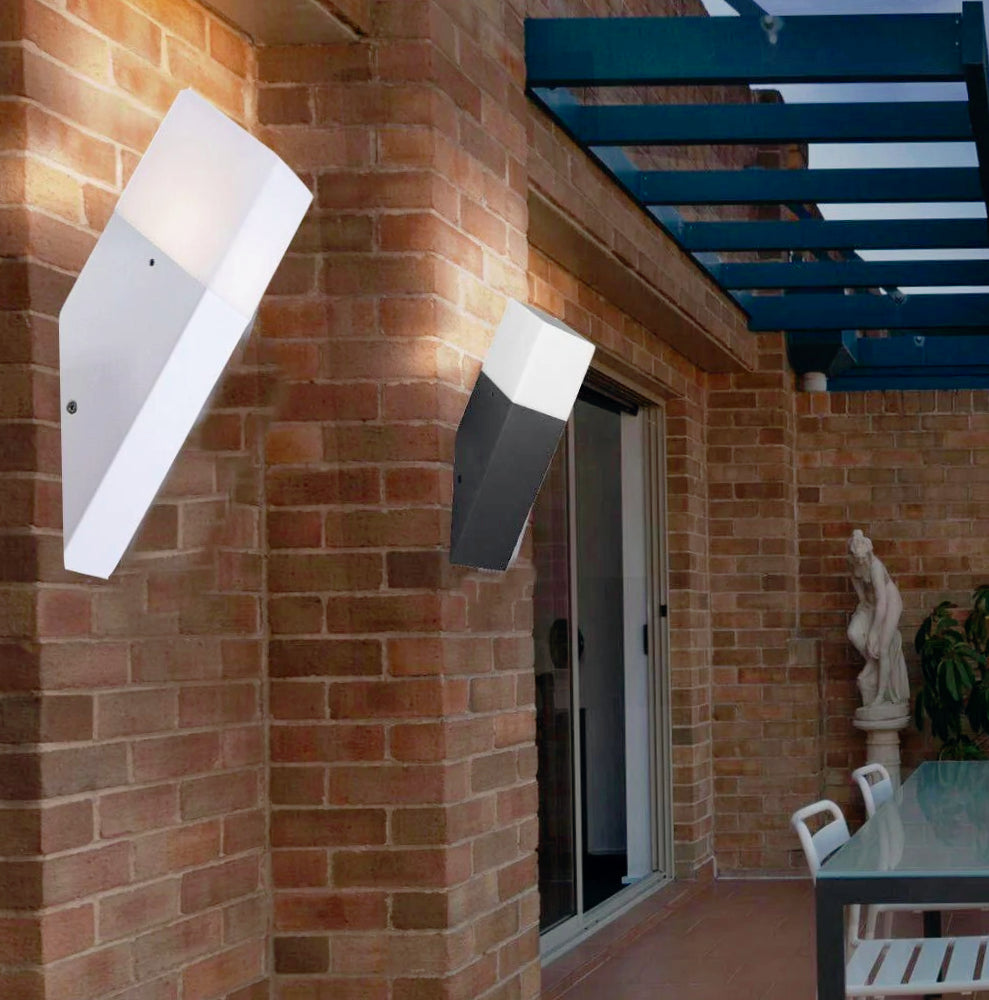 Applique a muro obliqua per esterni – Attacco E27, per balcone e terrazzo, protezione IP44 - ambraled