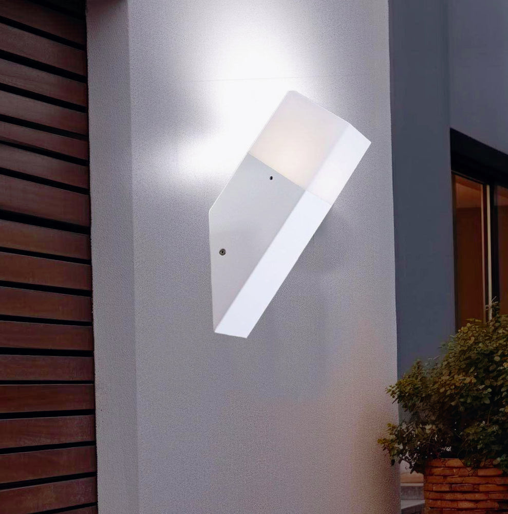 Applique a muro obliqua per esterni – Attacco E27, per balcone e terrazzo, protezione IP44 - ambraled