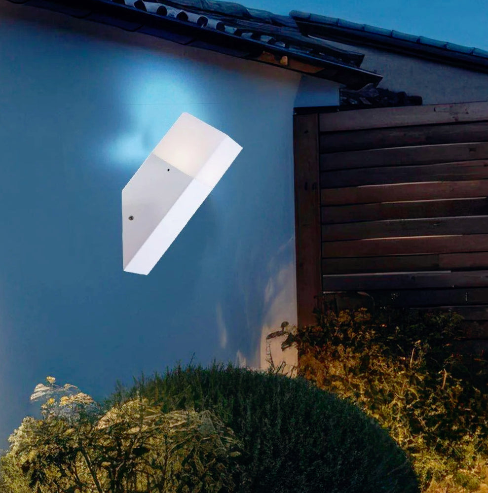 Applique a muro obliqua per esterni – Attacco E27, per balcone e terrazzo, protezione IP44 - ambraled