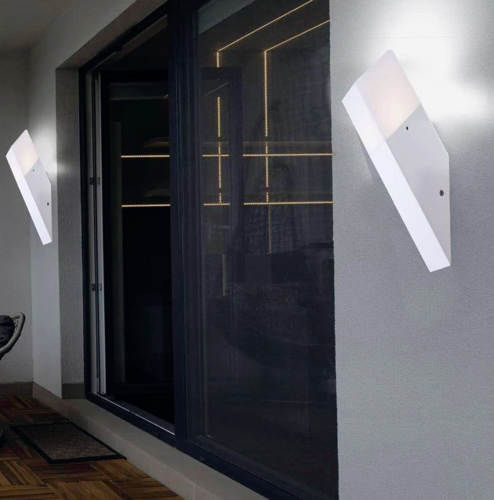 Applique a muro obliqua per esterni – Attacco E27, per balcone e terrazzo, protezione IP44 - ambraled