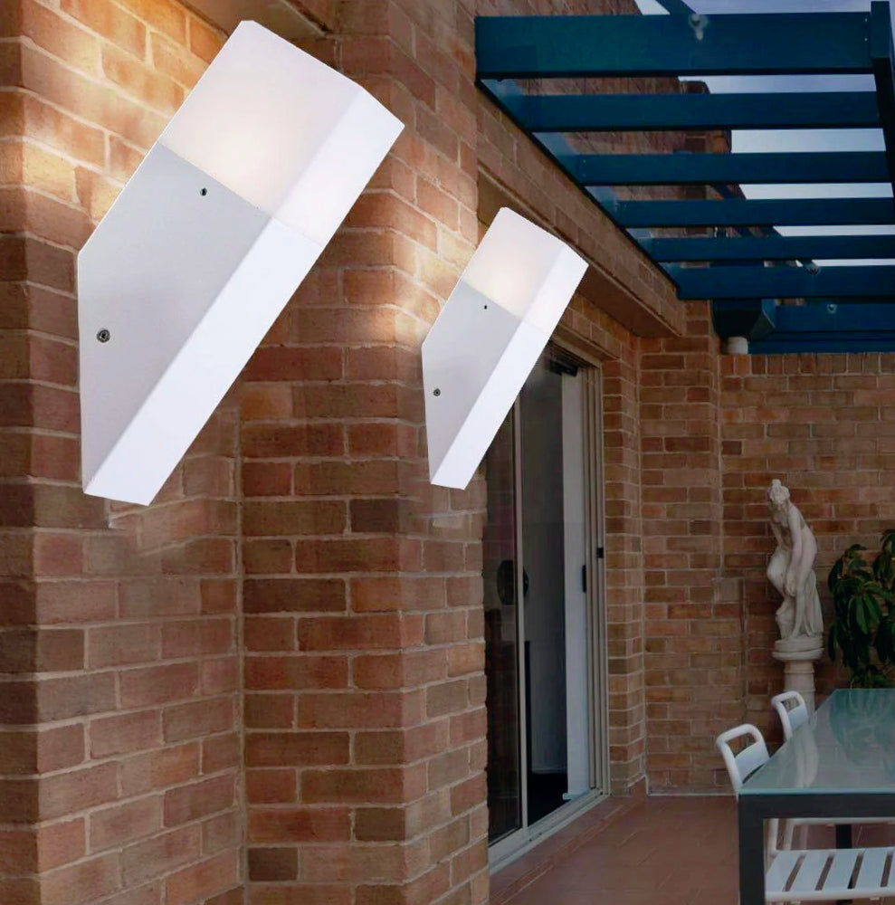Applique a muro obliqua per esterni – Attacco E27, per balcone e terrazzo, protezione IP44 - ambraled