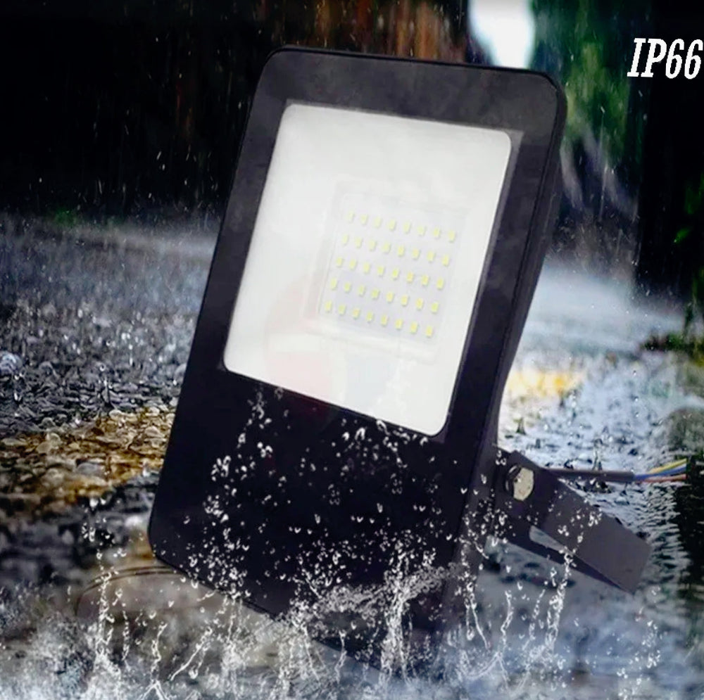 Faro LED RGB 30/50/100W – telecomando interno/esterno - ambraled