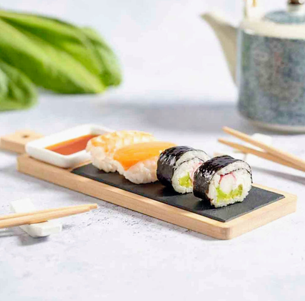 Servizio accessori per sushi per 2 persone: comprende tagliere, ciotola e bacchette - ambraled
